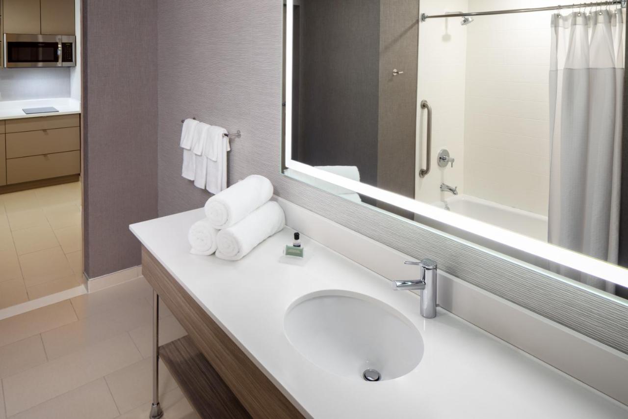 Springhill Suites By Marriott New York Jfk Airport Jamaica Экстерьер фото