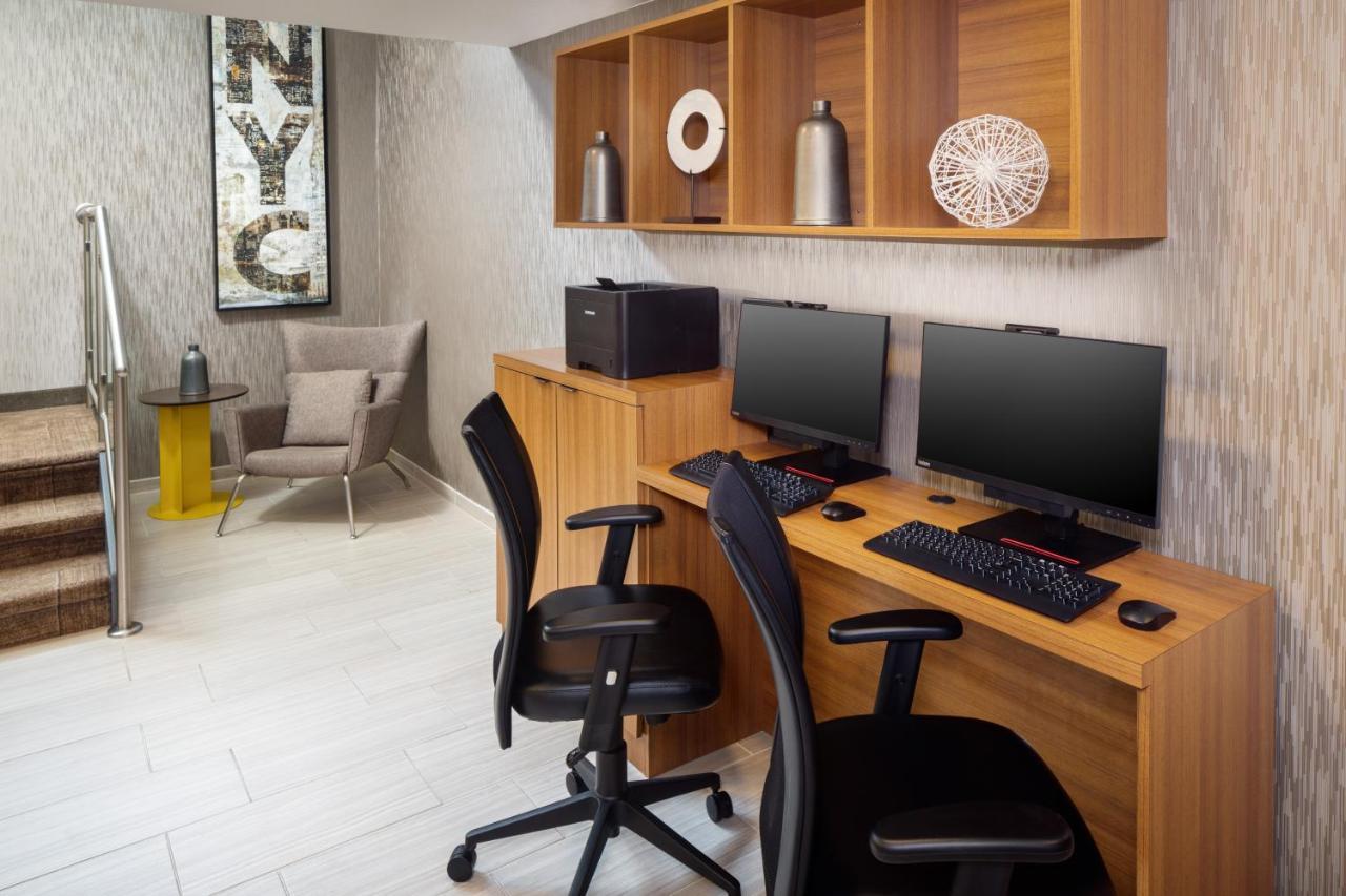 Springhill Suites By Marriott New York Jfk Airport Jamaica Экстерьер фото